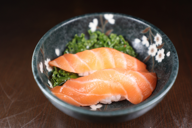 sake sushi <img title='Consumption of raw or under cooked' src='/css/raw.png' />