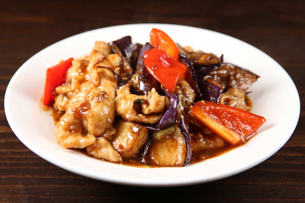 chef special chicken & eggplant 一品茄子鸡片  <img title='Spicy & Hot' align='absmiddle' src='/css/spicy.png' />
