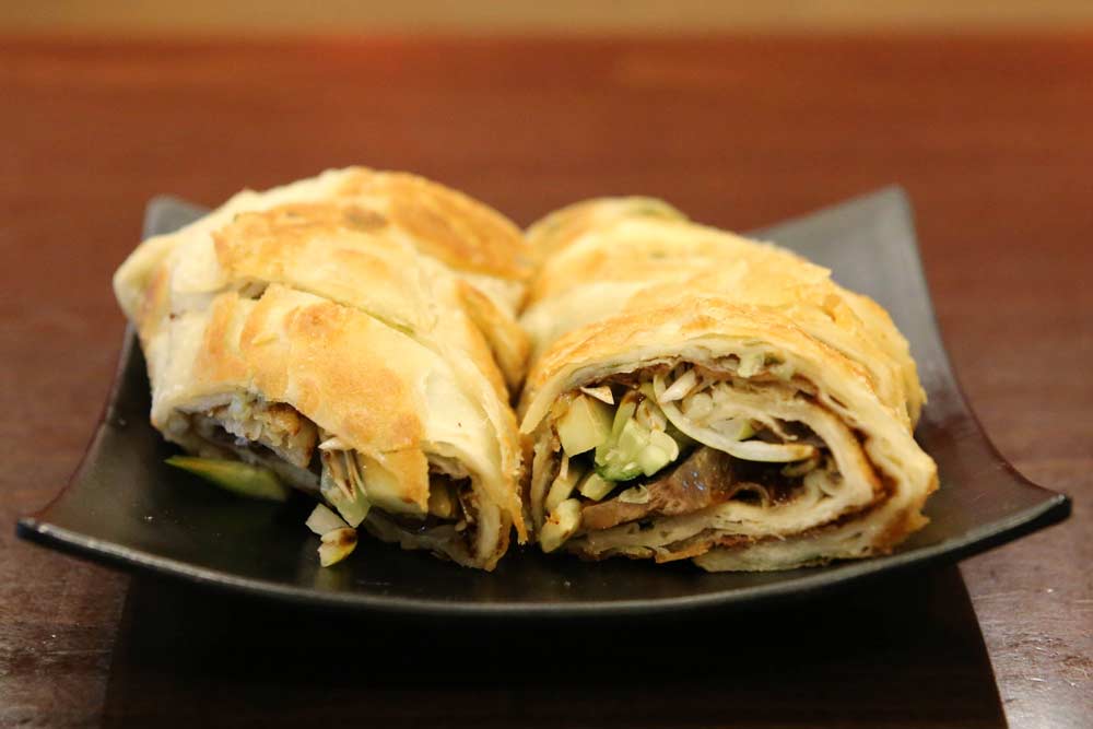 roast beef with scallion pancake 牛肉卷餅