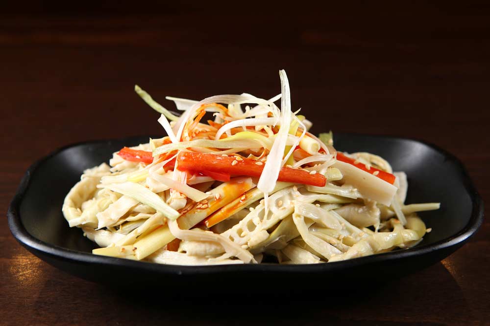 fresh bamboo shoots w. spicy wonder sauce (cold dish) 麻辣鲜笋尖 [spicy...